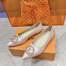 Louis Vuitton Flat Shoes